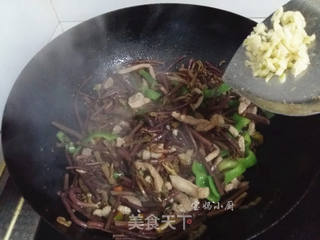 #信任之美#肉丝炒蕨菜的做法步骤:9