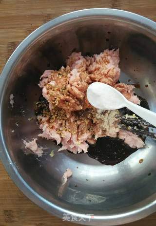 #信任之美#千张肉卷的做法步骤:5