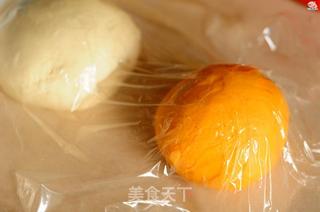 #信任之美#胡萝卜柳叶煎饺的做法步骤:7