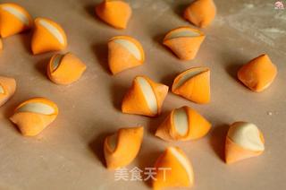 #信任之美#胡萝卜柳叶煎饺的做法步骤:13