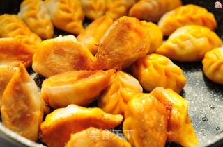 #信任之美#胡萝卜柳叶煎饺的做法步骤:23