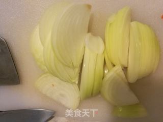 #信任之美# 洋葱炒鸡蛋的做法步骤:2
