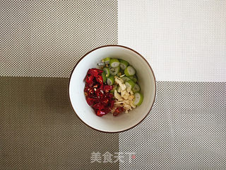 #信任之美#【尖椒肥肠】的做法步骤:3