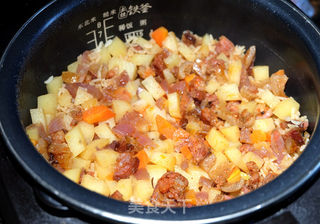 #信任之美#香肠土豆焖饭的做法步骤:9