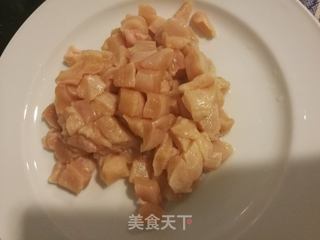 #信任之美# 菠萝鸡丁的做法步骤：1