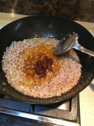 炒肉酱(杂酱帽子)的做法步骤:4