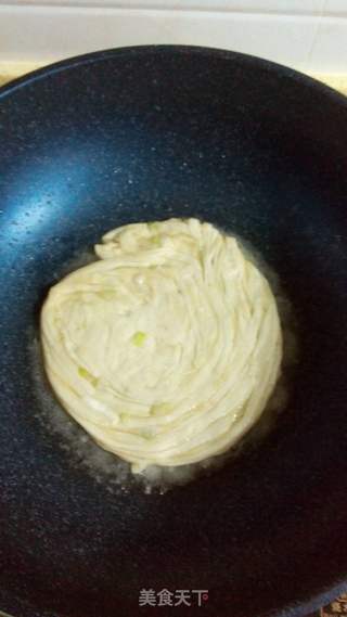 #信任之美#香酥葱油饼的做法步骤:17