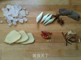 #信任之美#红烧肘子的做法步骤:2