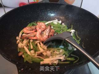 #信任之美#青萝卜丝炖虾的做法步骤:11