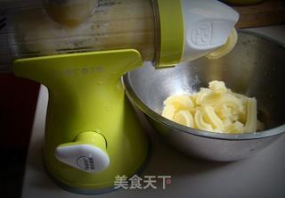 #信任之美#土豆小锅盔的做法步骤:2