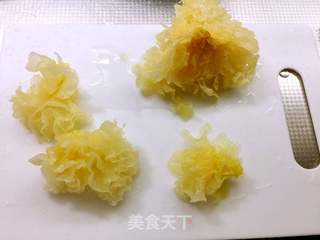 山药银耳红枣甜水的做法步骤:2