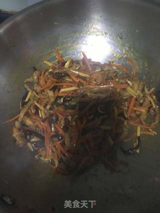 鱼香肉丝的做法步骤:13