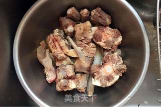 #信任之美#当归牛尾汤的做法步骤:3