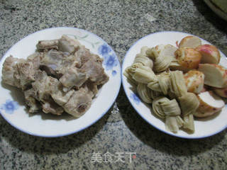 ＃信任之美＃豆结香芋焖排骨 的做法步骤：1