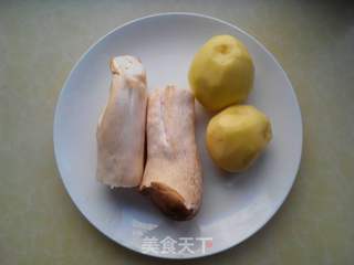#信任之美#土豆片烧杏鲍菇的做法步骤：1