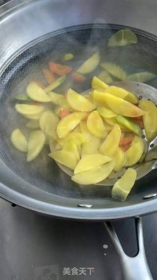 番茄烩土豆丸子的做法步骤:11