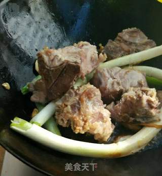 ＃信任之美＃葱烧土豆排骨的做法步骤：7