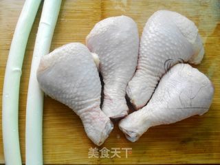 #信任之美#大葱鸡肉串的做法步骤：1