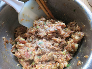 猪肉龙卷子的做法步骤:7