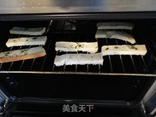 #信任之美#芹香吐司条——一款嘎嘣儿脆的咸香小零食的做法步骤:5