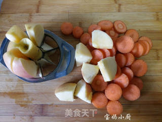 #信任之美# 胡萝卜苹果汁的做法步骤:2