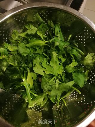 #信任之美# 快手家常菜-芹菜炒牛肉丝的做法步骤:2
