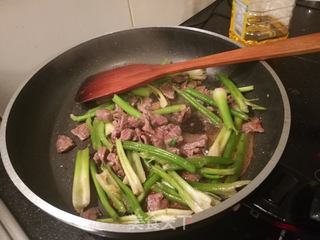 #信任之美# 快手家常菜-芹菜炒牛肉丝的做法步骤:5