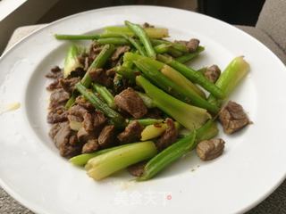 #信任之美# 快手家常菜-芹菜炒牛肉丝的做法步骤：7