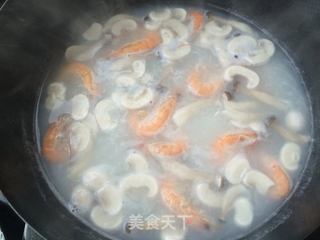 #信任之美#鲜虾菌菇汤的做法步骤:6