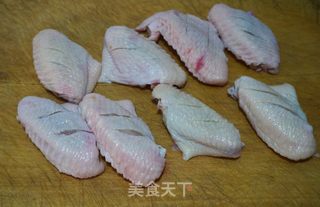 #信任之美#香烤鸡翅的做法步骤：1