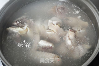 猴头菇炖鸡汤(秋冬养生)的做法步骤:5
