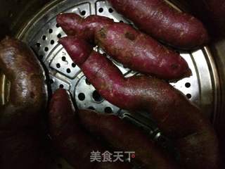 紫薯紫米红豆月饼的做法步骤:2