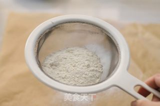 #信任之美#粉色彩釉面巧克力甜甜圈蛋糕的做法步骤:2
