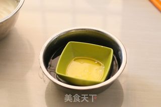 #信任之美#粉色彩釉面巧克力甜甜圈蛋糕的做法步骤:3