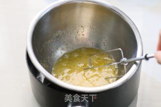 #信任之美#粉色彩釉面巧克力甜甜圈蛋糕的做法步骤:5