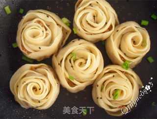 #信任之美#浪漫玫瑰花煎饺的做法步骤:9