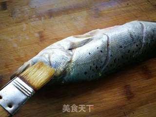 #信任之美#清蒸海鲈鱼的做法步骤:2