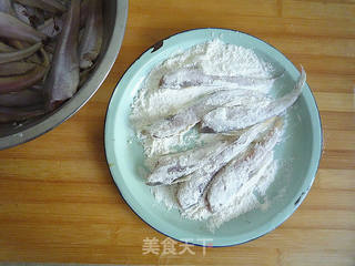 干炸小刀鱼的做法步骤：5