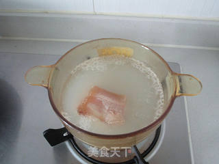 咸肉花菜干锅的做法步骤:2