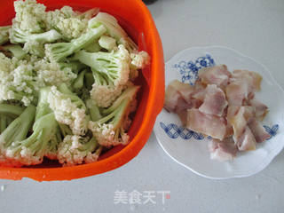 咸肉花菜干锅的做法步骤:3