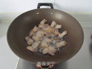 咸肉花菜干锅的做法步骤:5