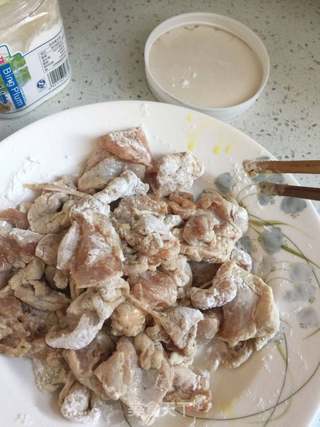 泰式黄金鸡腿咖喱饭(附鸡腿剔骨方法)的做法步骤:6