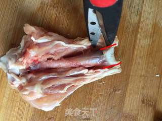 泰式黄金鸡腿咖喱饭(附鸡腿剔骨方法)的做法步骤:13