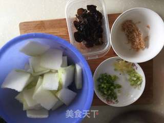 虾皮木耳冬瓜汤的做法步骤:2