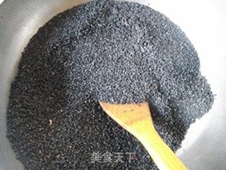 芝麻核桃糖的做法步骤:2