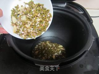绿豆薏米百合羹的做法步骤:3