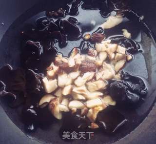 胡萝卜猪肉三鲜饺子的做法步骤:4