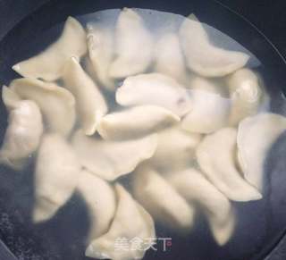 胡萝卜猪肉三鲜饺子的做法步骤:12
