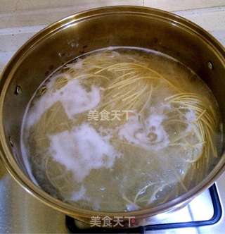 热干面的做法步骤:2