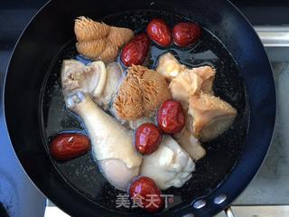 猴头菇鸡腿汤的做法步骤：7